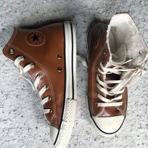 Converse All Star Leather and Shearling Big Kids boot - Picture 2 of 7
